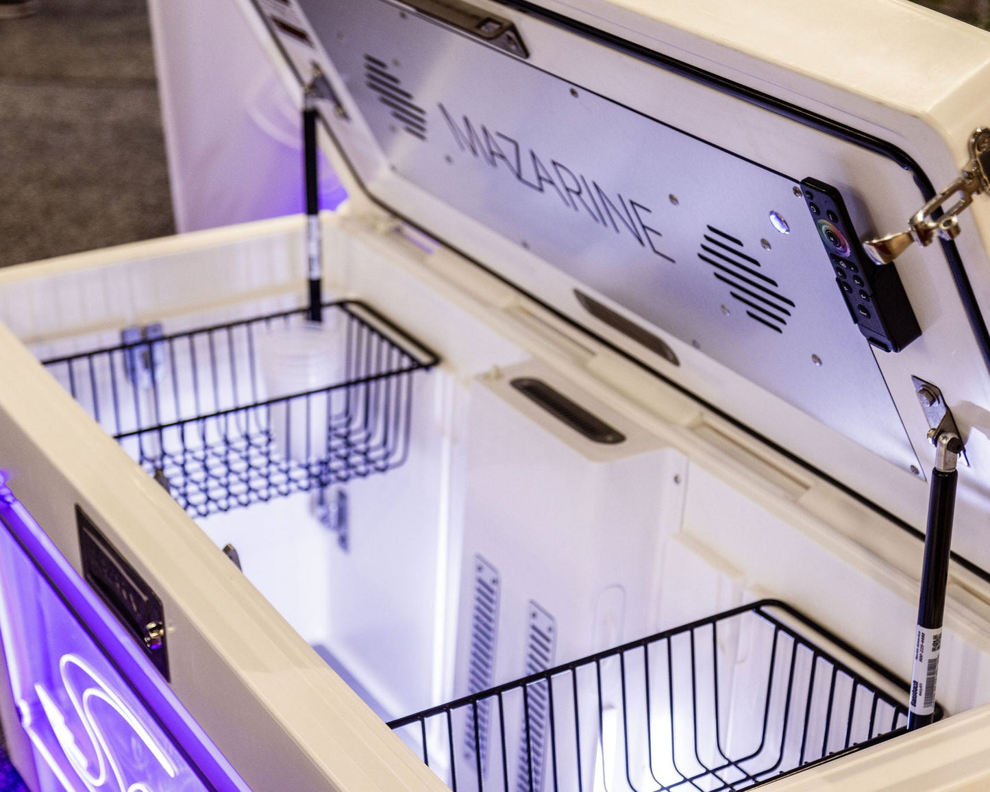 DEHUMIDIFIER / FRESH SCENT / LIGHTING SYSTEM