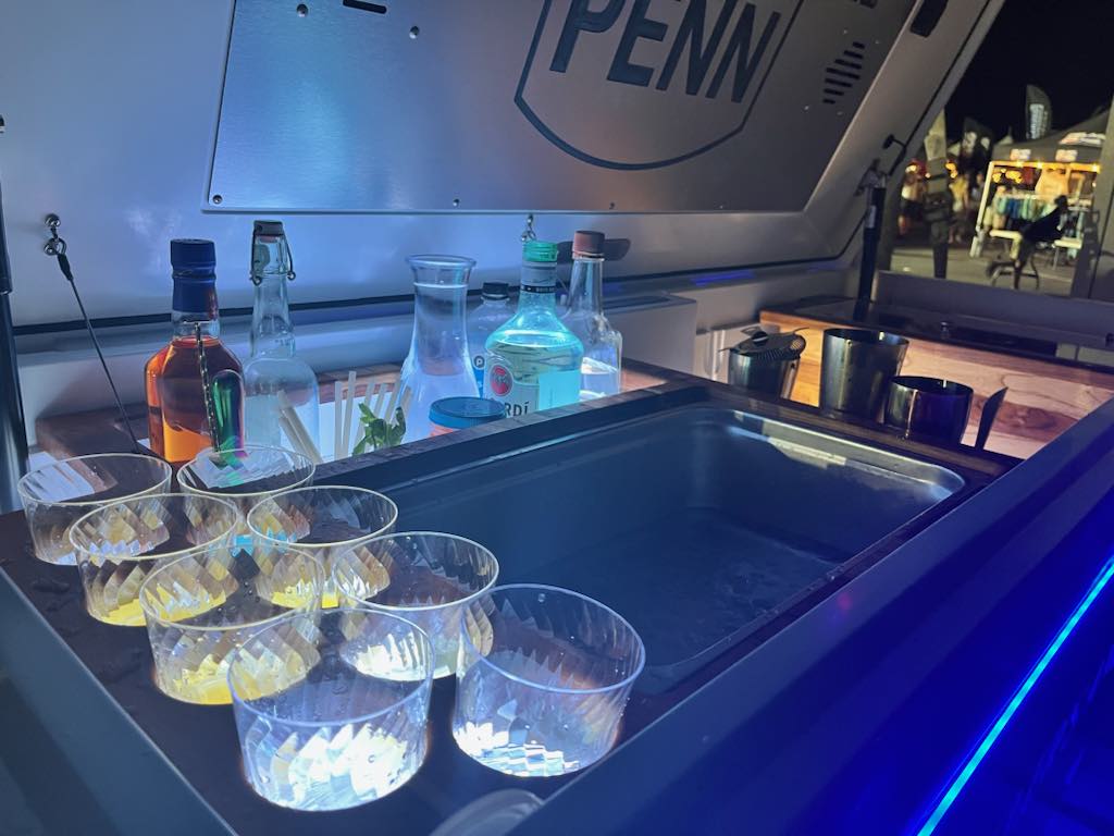 TEAK & STAINLESS POP-UP BAR